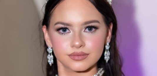 Mia Sadique, Miss Pakistan World at the Pak UK Expo