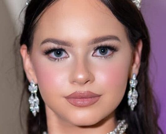 Mia Sadique, Miss Pakistan World at the Pak UK Expo